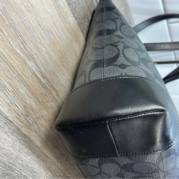 Coach Zip Top Tote/Shoulder Bag in Signature Canvas-NWOT! - Picture 6 of 12